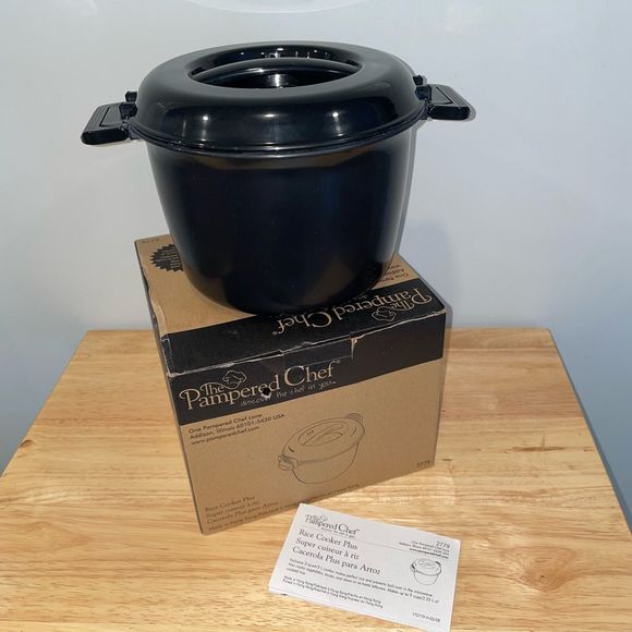 Pampered Chef Kitchen Nwot Pampered Chef Rice Cooker Plus Microwave